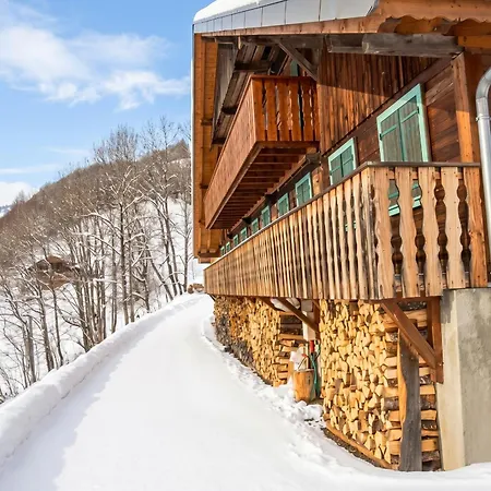Chalet Maison Conviviale 200 M², Cheminée