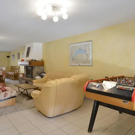 Maison Conviviale 200 M², Cheminée *